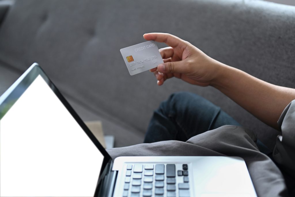 Stopping online scams through collaboration